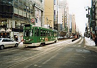 函館市と札幌市の路面電車の写真
